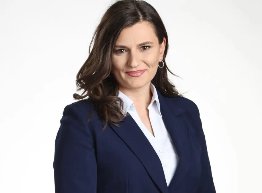 ОСВЕН ЗА ПРАТЕНИЦИТЕ: Зајкова бара забраната за двојно државјанство да важи за сите функционери