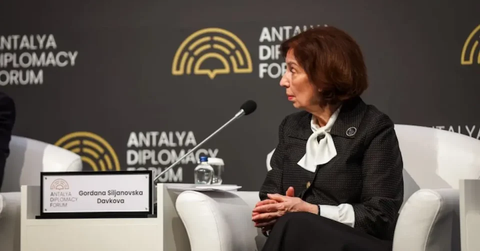 СИЉАНОВСКА-ДАВКОВА ВО АНТАЛИЈА: На светот му се потребни одговорни лидери и превентивна дипломатија