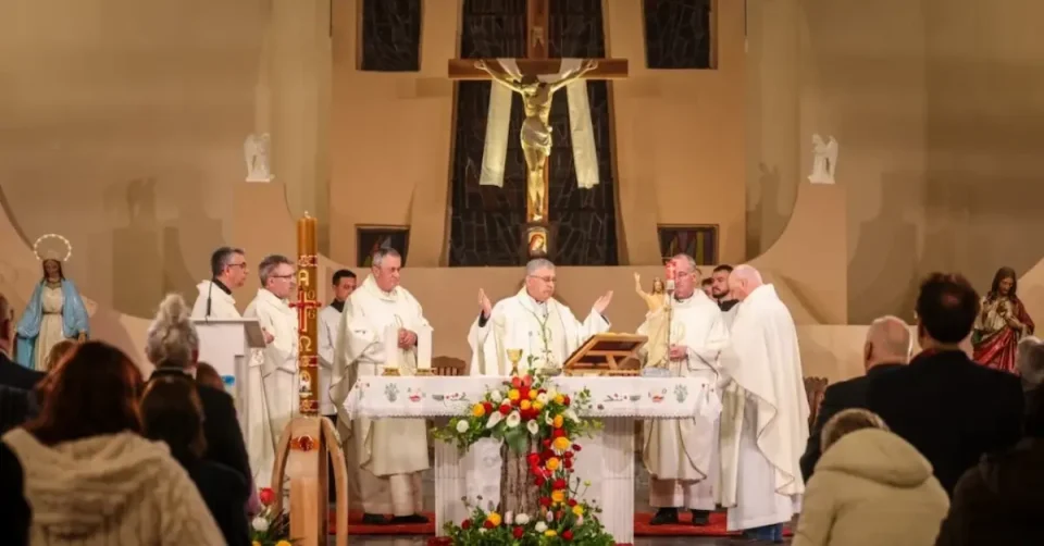 Велигденска литургија во Скопје: Римокатолиците го прославуваат Христовото Воскресение