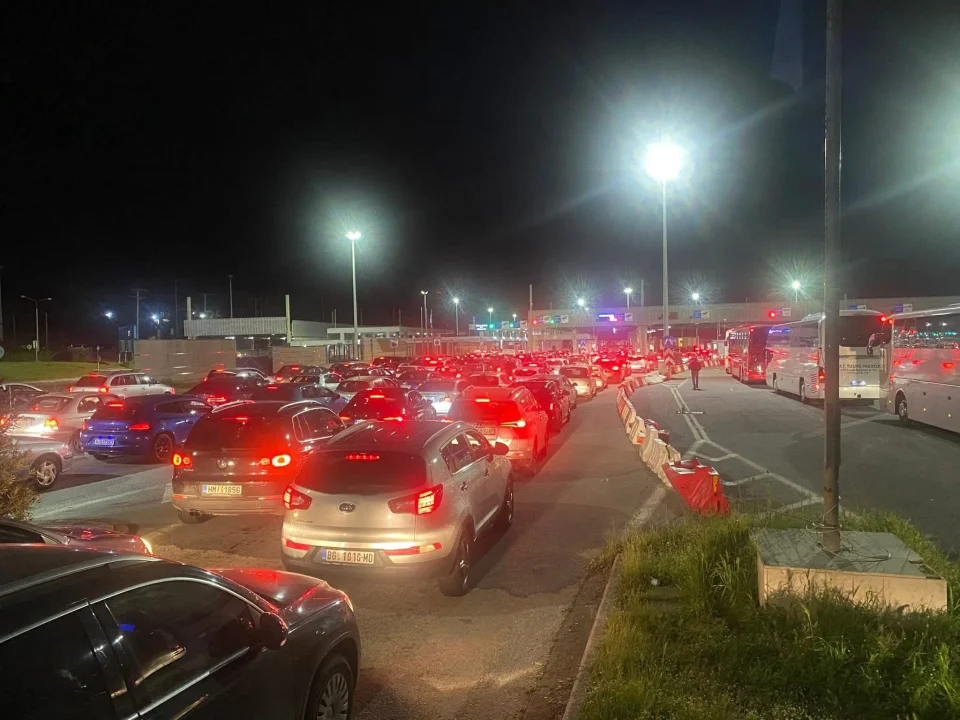 Над 16.000 македонски државјани ја напуштиле земјата преку Табановце и Богородица