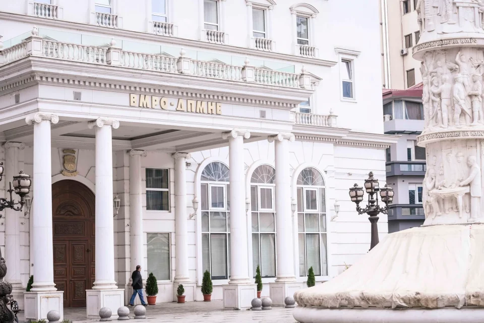 ВМРО-ДПМНЕ: СДС на Филипче ликува за туѓи избори додека тоне во „жива кал“ по историскиот дебакл дома