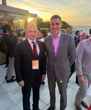 Филипче се сретна со шпанскиот премиер Педро Санчез во Барселона