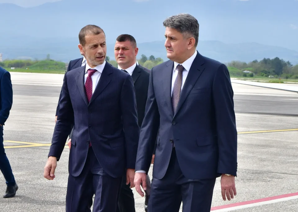 ОМЕРАГИЌ ГО ПРЕЧЕКА ПРЕТСЕДАТЕЛОТ НА УЕФА ЧЕФЕРИН: ФФМ и УЕФА ја продолжуваат соработката