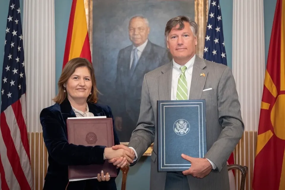 Божиновска потпиша Меморандум со САД: Енергијата станува клуч на стратешкото партнерство