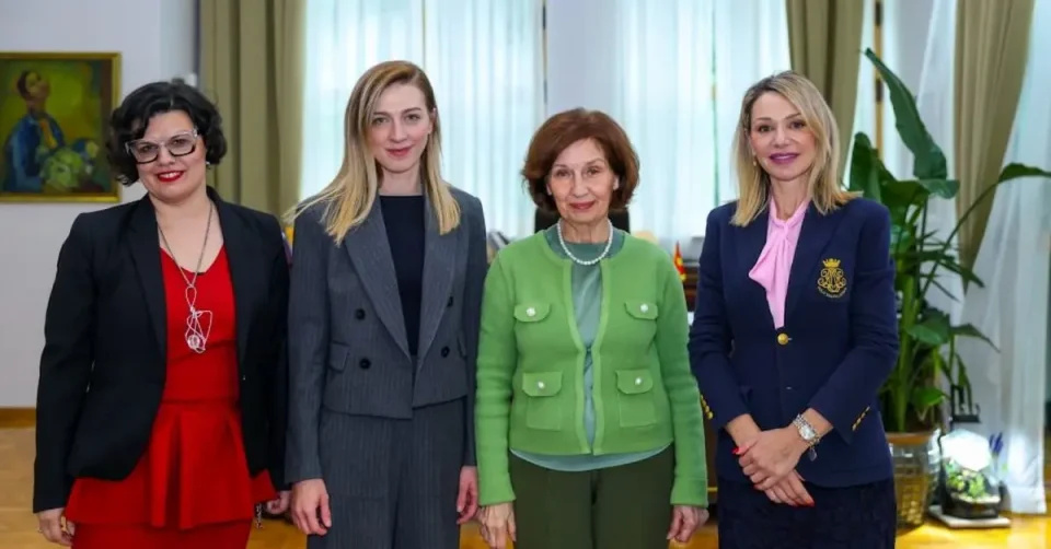 Разговори за дијаспората и Самитот: Сиљановска-Давкова се сретна со претставнички на „Македонија 2025“