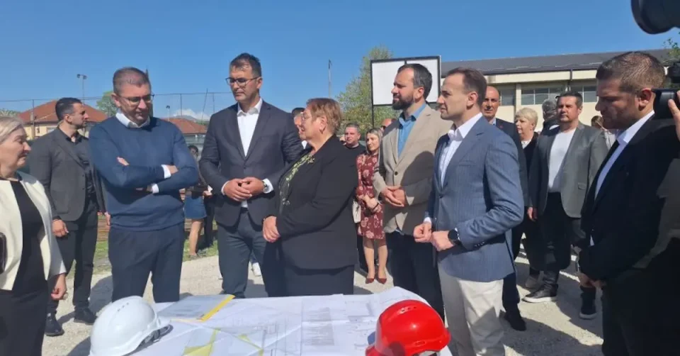ИНВЕСТИЦИИТЕ ВО ОБРАЗОВАНИЕ СЕ ИДНИНАТА: Мицкоски присуствуваше на почеток на доградба на училиште во Ѓорче Петров