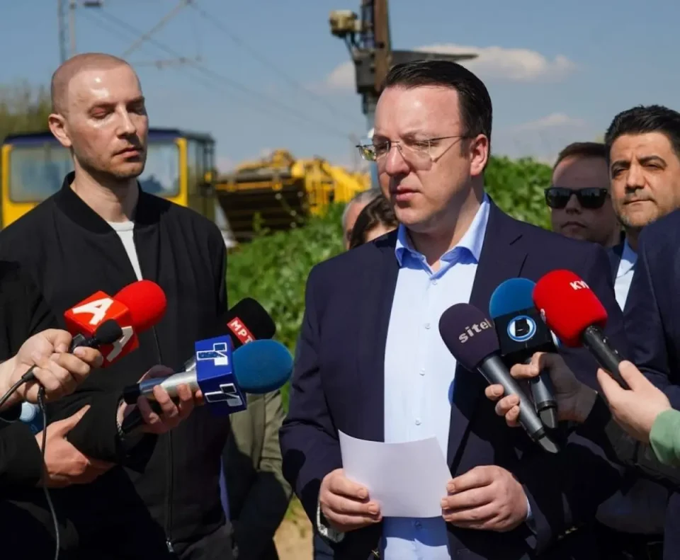 Проблемите со влез и излез на македонските транспортери кон ЕУ се решаваат, вели Николоски