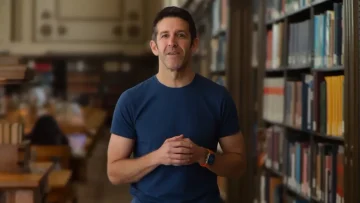 Тим Кук се повлекува, „Епл“ ќе добие нов извршен директор