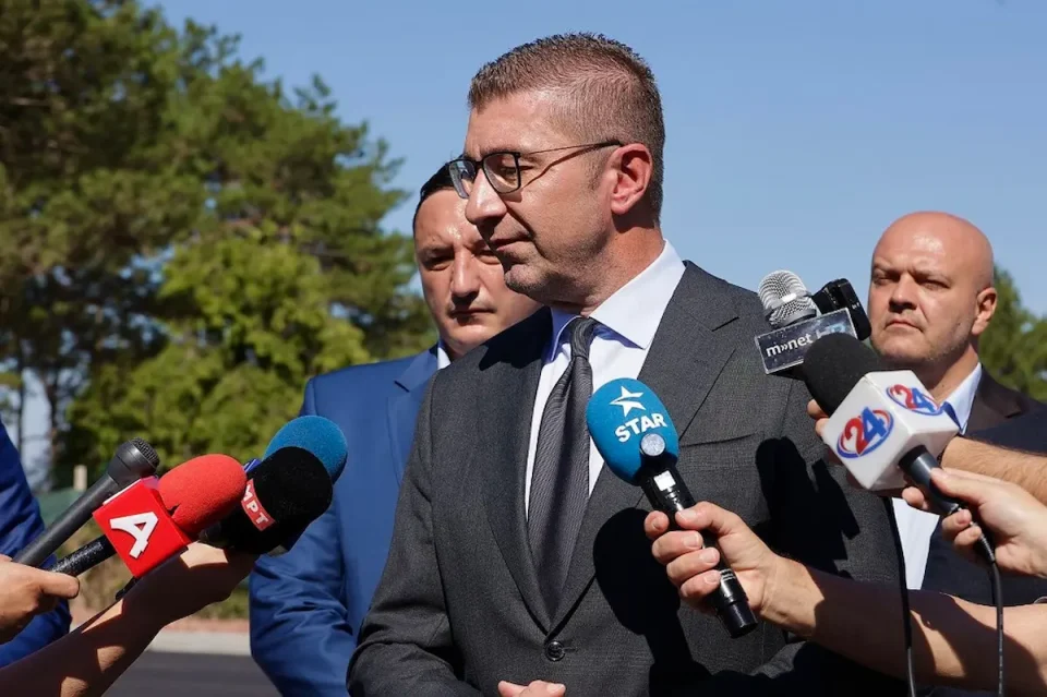 Мицкоски утре на почеток на изградбата на далекуводот од „Битола 2“