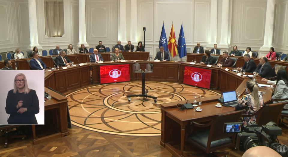 (ВО ЖИВО) Прес-конференција на претседателот на Владата, Мицкоски и министерката Јаневска