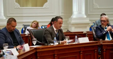 НОВ ПРЕДЛОГ-ЗАКОН ЗА ПУШЕЊЕТО: Алиу најави построги правила и заштита за работниците