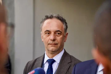 Министерот за здравство, Азир Алиу заедно со директорот на Фондот за здравствено осигурување, Сашо Клековски, денеска дадоа изјава за медиуми