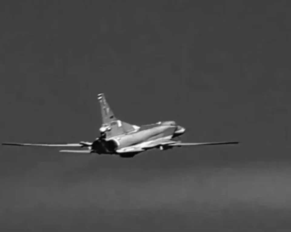 (ВИДЕО) БЛИСКА СРЕДБА: Ловците на НАТО пресретнаа руски стратешки бомбардери над Балтикот