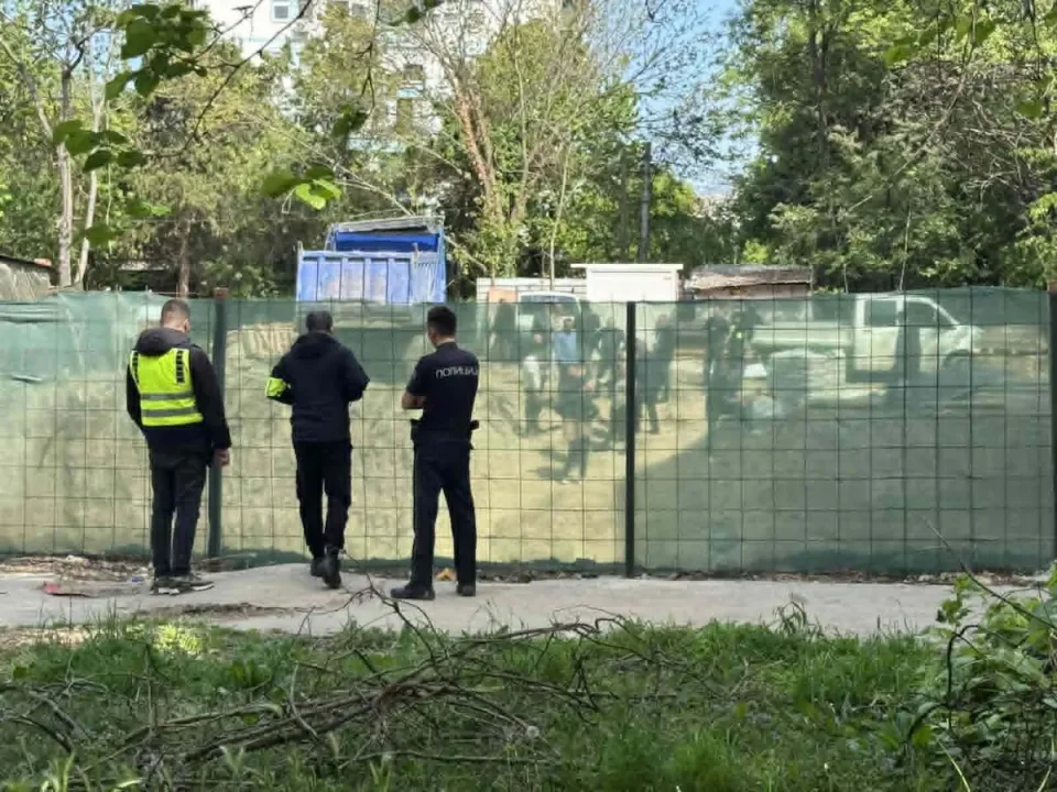 ОБВИНИТЕЛСТВО И ИНСПЕКТОРИТЕ НА ТЕРЕН ВО КИСЕЛА ВОДА: Јавниот обвинител издаде наредба за обдукција на починатиот работник