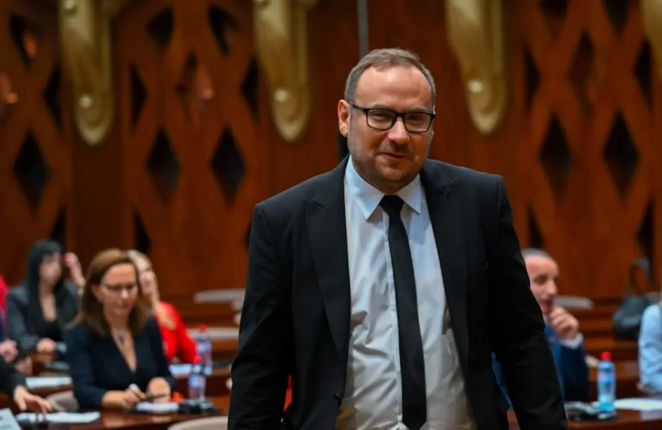 Прифатена жалбата на пратеникот Здравковски од Управниот суд