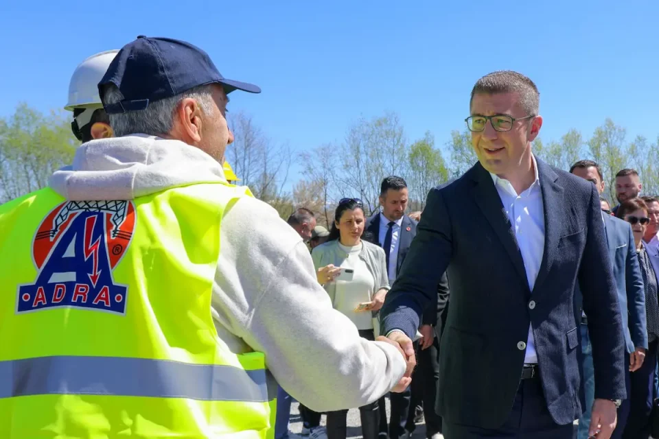 Проектот во Враништа го разбива стереотипот дека политичарите мислат само на себе, а не и на граѓаните, вели Мицкоски