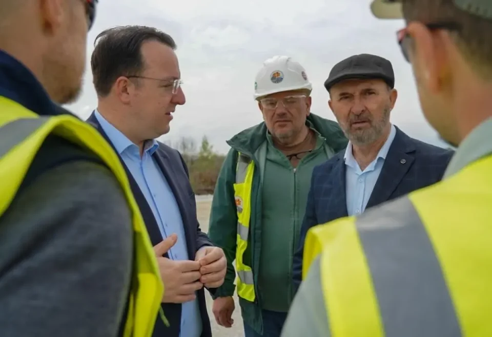 (ФОТО) АВТОПАТОТ ПРИЛЕП-БИТОЛА СЕ ГРАДИ СО СИЛНА ДИНАМИКА: Пелагонија ќе добие модерен автопат за нов економски развој, истакна Николоски