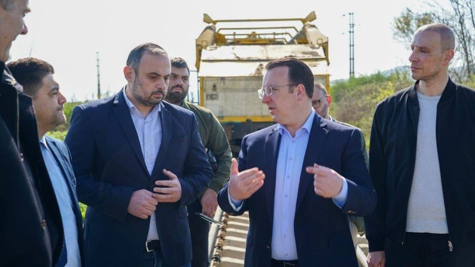 КОНЕЧНО СЕ РАСТЕРЕТУВА СООБРАЌАЈОТ ВО СКОПЈЕ: Од септември „Градски воз“ од Зелениково до Скопје, потоа БРТ и 100 нови автобуси