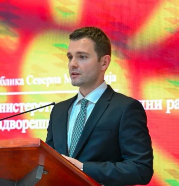 Муцунски: Клучни се Копенхашките критериуми и подготвеноста на ЕУ за нови членки