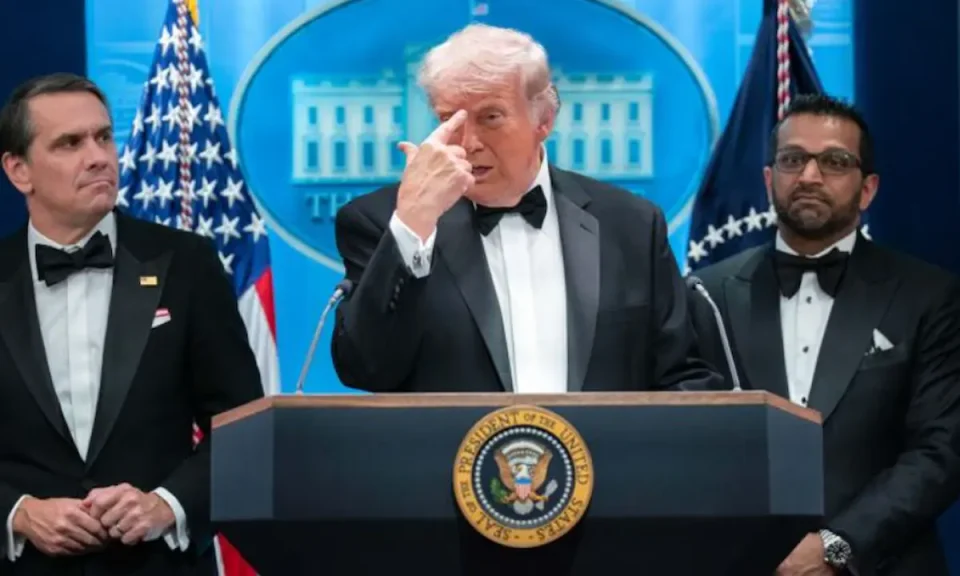 (ВИДЕО) ТРАМП СЕ ОГЛАСИ ПО ПУКАЊЕТО ВО ВАШИНГТОН И ОБЈАВИ СНИМКА: Ги проучував атентатите, јас бев мета