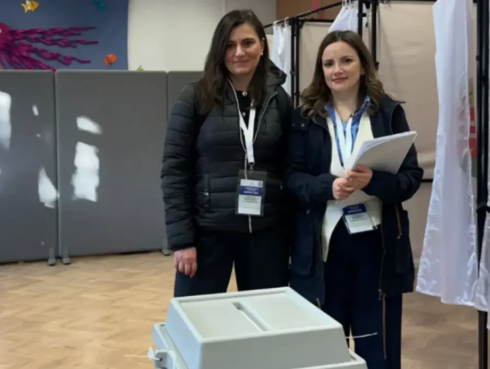 Зајкова и Муса се дел од над 130 парламентарци кои го следат процесот на избори во Унгарија