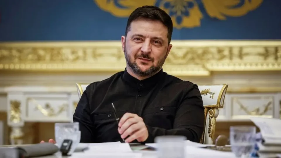 Замрзнат имот и 10-годишни мерки: Зеленски воведе санкции против поранешен шеф на кабинетот