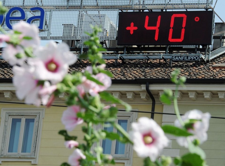 ТОПЛОТЕН ШОК ВО ЕВРОПА: Температури до 40 степени и рекорди во повеќе земји