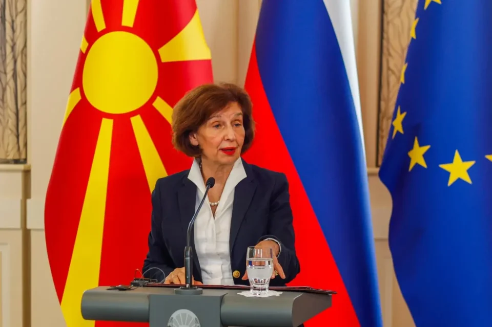 Сиљановска-Давкова: Македонија не бега од вето, но тоа да биде поврзано со Kопенхашките критериуми, а не со идентитетски прашања