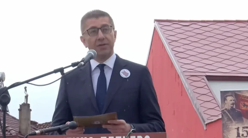 (ВИДЕО) МИЦКОСКИ ОД РАЗЛОВЦИ: Ниту една политичка разлика не смее да биде поголема од татковината