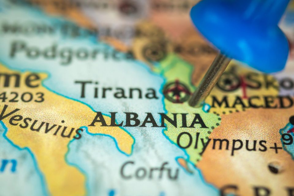 Албанија кон опасна демографска раскрсница, највисоки стапки на депопулација во Европа
