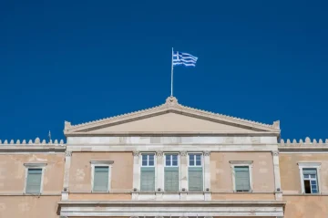 Грција со штрајкови и протести го одбележува Денот на трудот