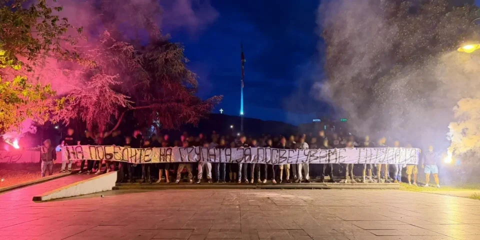 КОМИТИ ПОДГОТВУВААТ ШАМПИОНСКО СЛАВЈЕ: Денеска караван низ Скопје, а утре прослава на титулата на Вардар на стадион
