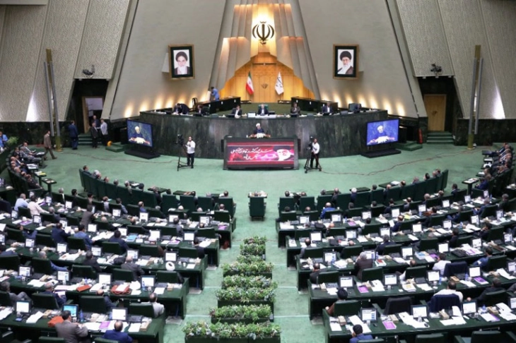 Иранскиот парламент ќе одржи пленарна седница преку интернет од безбедносни причини