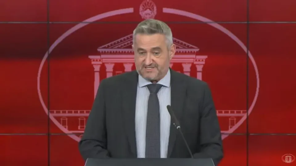 НАД 1.800 ЗДРАВСТВЕНИ РАБОТНИЦИ ГО ТУЖАТ СИСТЕМОТ: Побаруваат повеќе од 2 милиони евра за дежурства и за бонуси