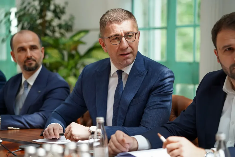 СОСТАНОК ЗА РЕФОРМСКАТА АГЕНДА: Ја потврдивме заложбата за продолжување на реформите во насока на одржлив развој и европски стандарди, истакна Мицкоски