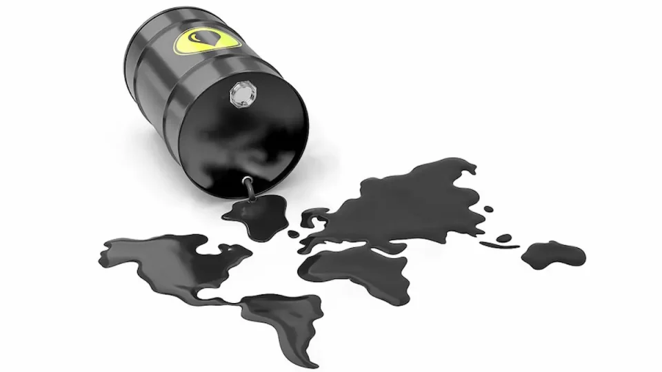 Пад на цените на нафтата по акцијата на САД во Ормуска Теснина