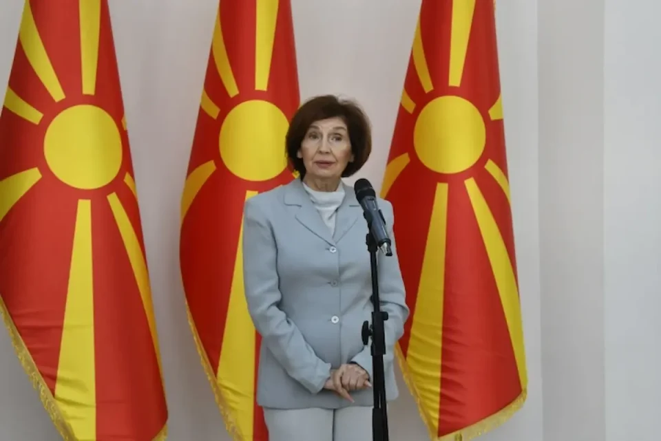 Сиљановска-Давкова: Употребата на придавката македонски не може да се забрани