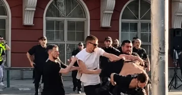 (ВИДЕО) Жестока тепачка на протестот за полагање правосуден испит на албански јазик