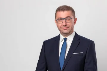 Премиерот Мицкоски на поставување камен-теменик на детска градинка во Карпош