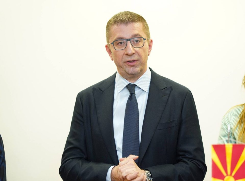 Мицкоски утре на поставување на камен темелник за изградба на нова детска градинка „Пролет“ во Карпош