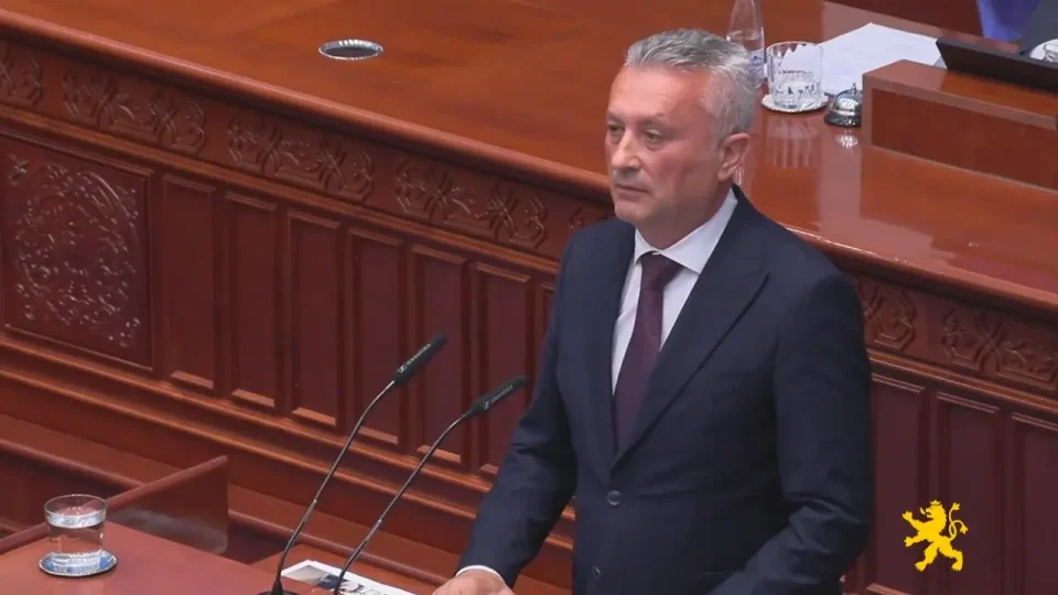 РАЗБИЕНИ СЕ КРИМИНАЛНИ ГРУПИ, ЗАПЛЕНЕТА Е ДРОГА: На кого му смета што има ред во државата, прашува Сајкоски?