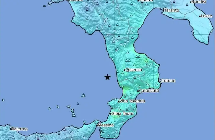 Силен земјотрес во Италија: Жителите се разбудија со потрес од 6,1 степени по Рихтер
