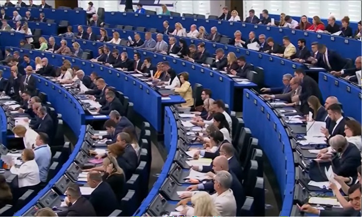 ЕВРОПСКИОТ ПАРЛАМЕНТ ГО ОТФРЛИ АМАНДМАНОТ НА ВАЈЦ: Во извештајот за Македонија остануваат Вториот протокол и „заедничката историја“