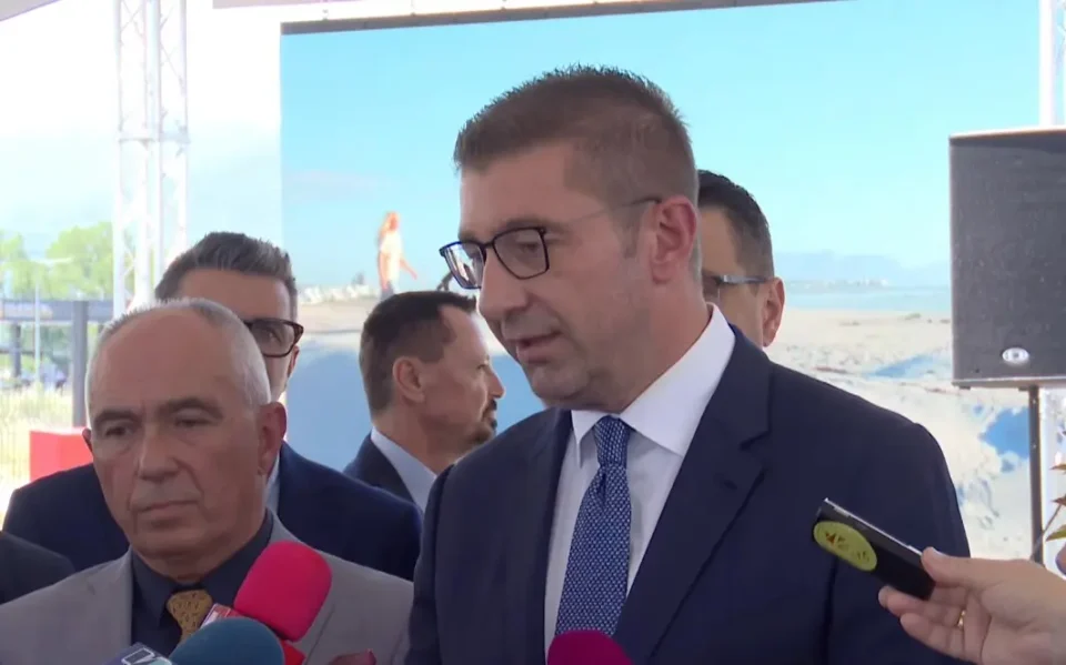 230 МИЛИОНИ ЕВРА ПРЕФРЛЕНИ КОН ДОМАШНИТЕ КОМПАНИИ: Мицкоски очекува двојно поголем обем на инвестиции