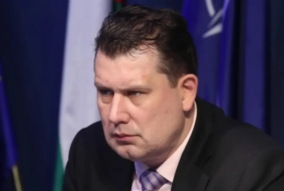 МУЦУНСКИ ГО ПОВИКАЛ БУГАРСКИОТ АМБАСАДОР ВО МНР: Се чека извинување од Софија за преседанот со семејството на премиерот