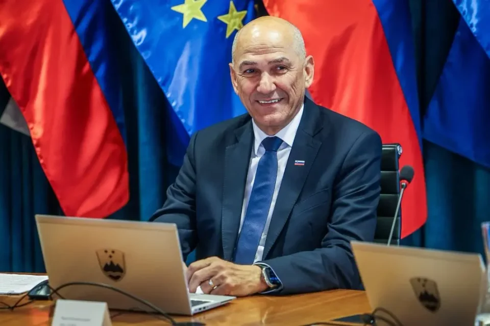 Јанез Јанша ја презеде премиерската функција во Словенија