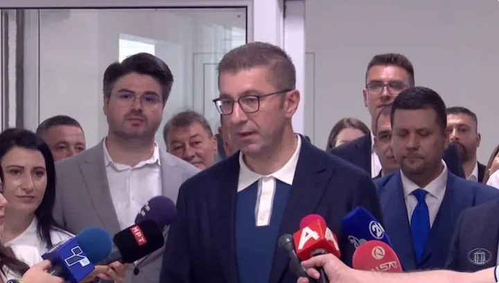 Мицкоски: Водиме надворешна политика со аргументи, не со коленичење и гланцање чевли во Брисел