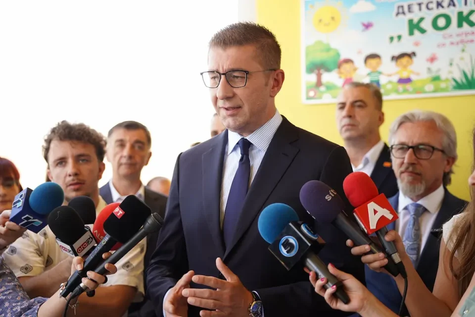 МИЦКОСКИ ЗА РЕКОНСТРУКЦИЈАТА НА ВЛАДАТА: Има договор околу ресорите, имињата ќе се знаат утре по 20 часот