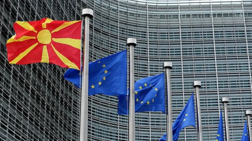 РЕФОРМИТЕ ДАВААТ РЕЗУЛТАТ: Позитивна оценка за Македонија од Европската комисија