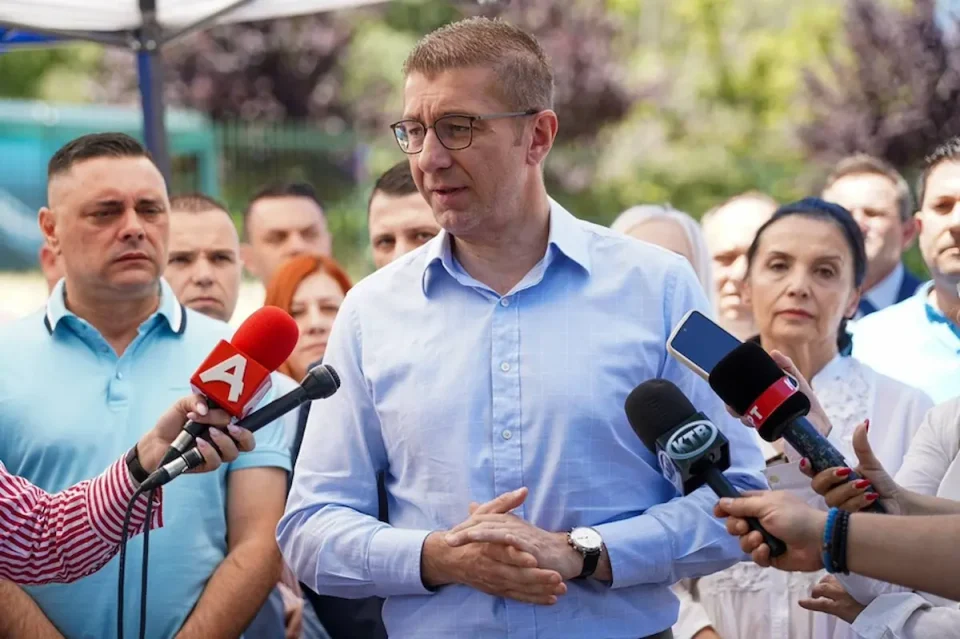 МИЦКОСКИ СО НОВ ПРЕДЛОГ ЗА ИЗБОРНИОТ ЗАКОНИК: Прифаќа гласање на дијаспората по пошта, но не и консензус во ДИК